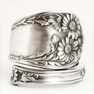 Vintage Style Fashion Silver-Tone Embossed Adjustable Daisy Flower Spoon Ring